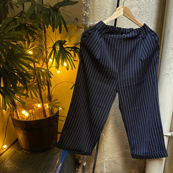6️⃣5️⃣0️⃣ Strip Wide Leg Trousers. Size - M - Picture 3 of 17